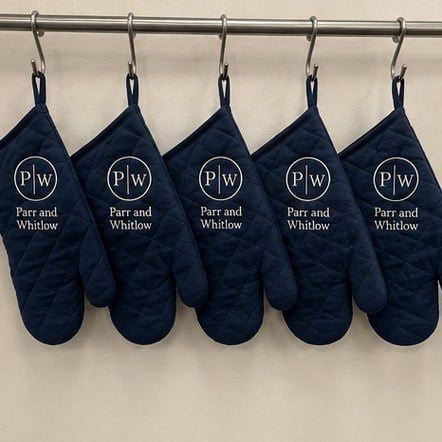 Customized oven mitts for restaurants and commercial kitchens